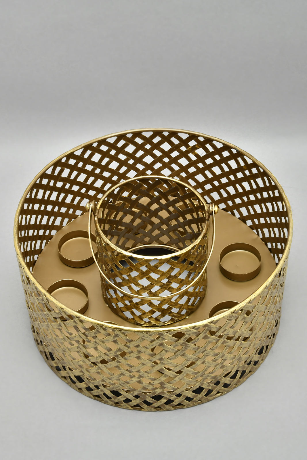 Gold Metal Artefact