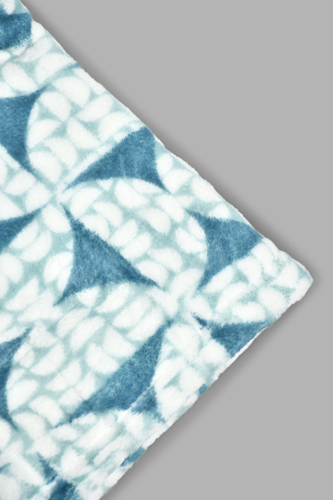 Redtag-Teal-Geometric-Print-Ultra-Soft-Blanket-(Single-Size)-Blankets-Home-Bedroom-