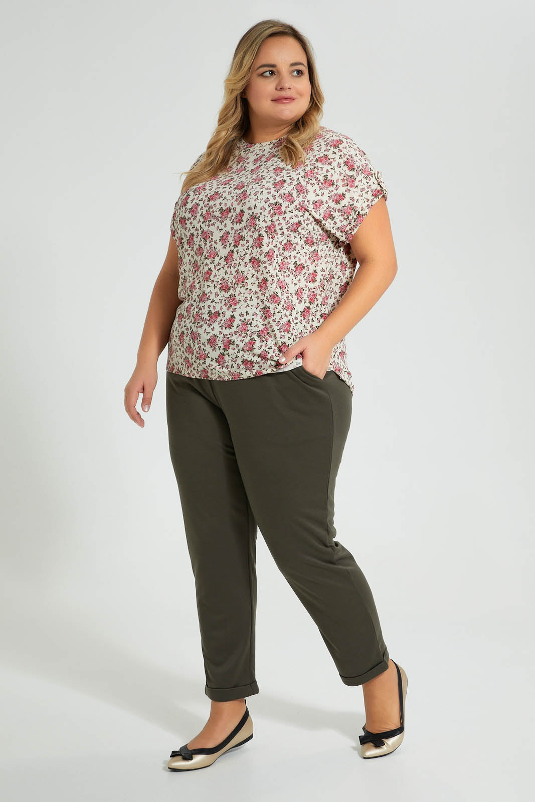 Redtag-Olive-Tapered-Leg-Turn-Up-Trouser-Colour:Olive,-Filter:Plus-Size,-LDP-Trousers,-New-In,-New-In-LDP,-Non-Sale,-S22B,-Section:Women-Women's-