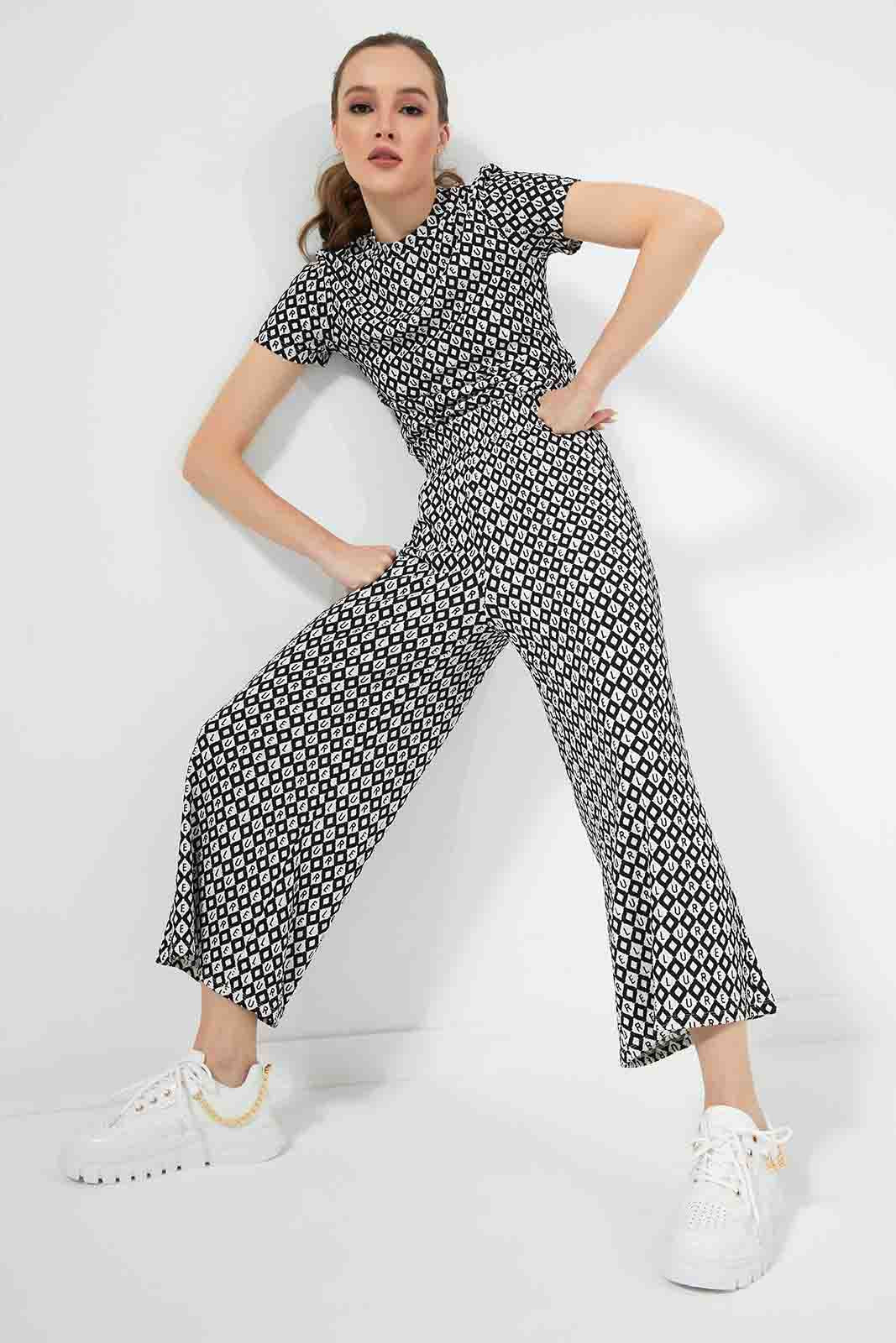 Redtag-Assorted--Printed-Pant-Casual-Shorts-Women's-