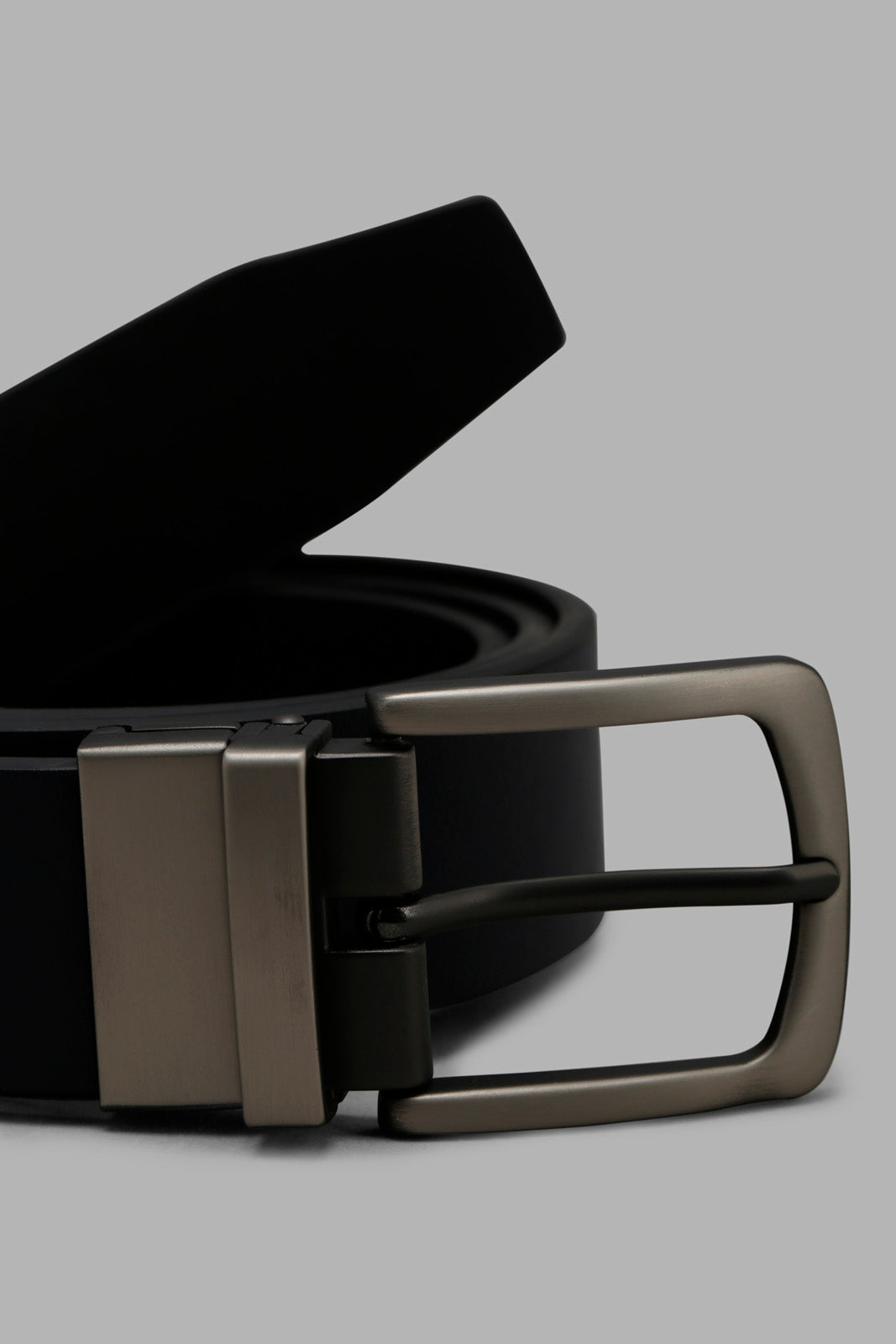 Redtag-Navy-And-Black-Belt-With-Twist-Buckle-Category:Belts,-Colour:Assorted,-Filter:Men's-Accessories,-Men-Belts,-New-In,-New-In-Men-ACC,-Non-Sale,-Section:Men,-W22A-Men's-