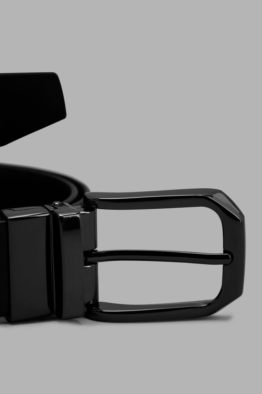 Redtag-Navy-And-Black-Belt-With-Twist-Buckle-Category:Belts,-Colour:Assorted,-Filter:Men's-Accessories,-Men-Belts,-New-In,-New-In-Men-ACC,-Non-Sale,-Section:Men,-W22A-Men's-