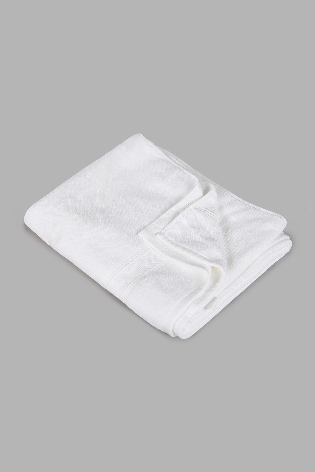 Redtag-White-Textured-Cotton-Beach-Towel-365,-Category:Towels,-Colour:White,-Deals:New-In,-Filter:Home-Bathroom,-HMW-BAC-Towels,-New-In-HMW-BAC,-Non-Sale,-Section:Homewares-Home-Bathroom-