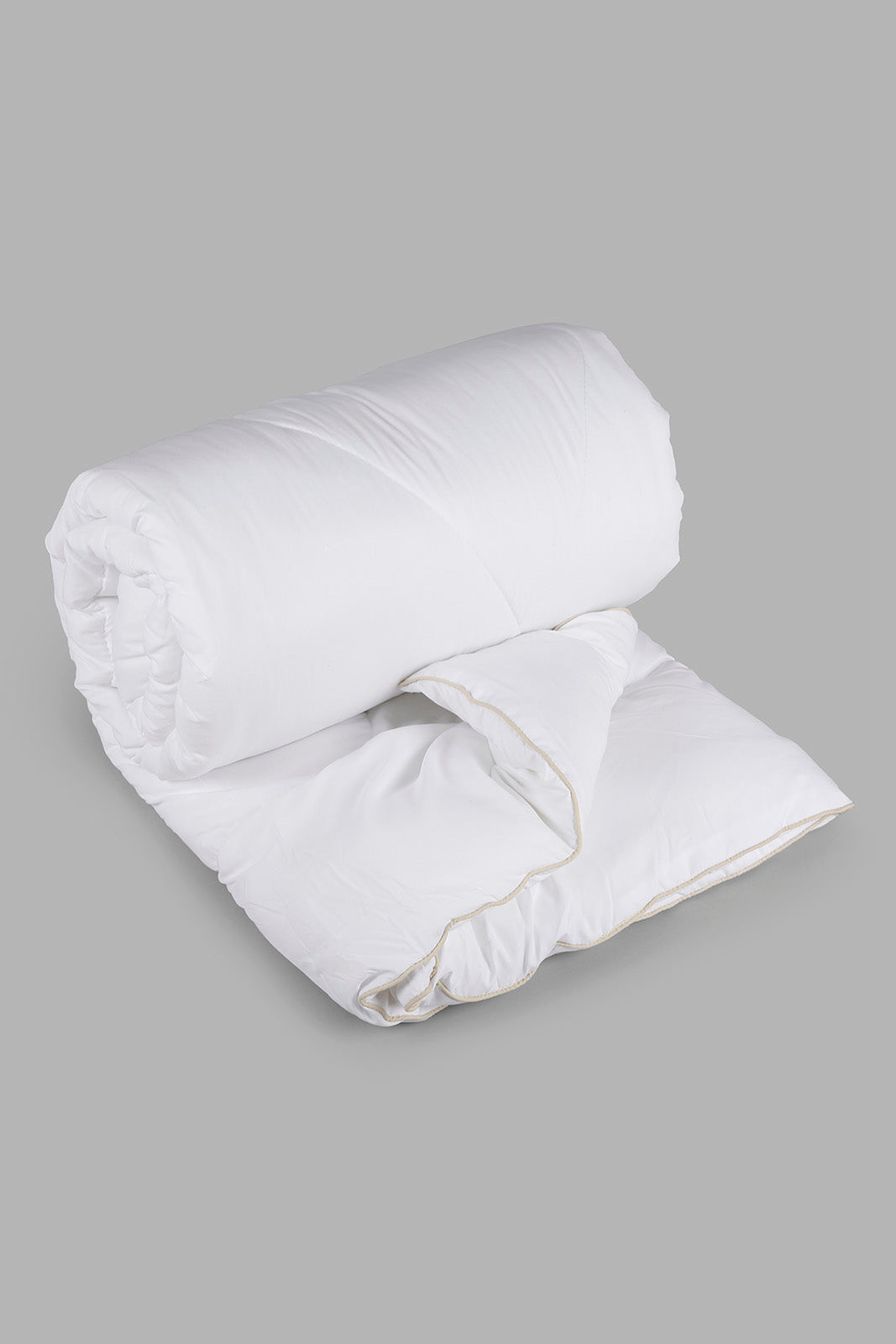 Redtag-White-Duvet-With-Piping-(King-Size)-365,-Category:Duvets,-Colour:White,-Deals:New-In,-Filter:Home-Bedroom,-HMW-BED-Duvets,-New-In-HMW-BED,-Non-Sale,-Section:Homewares-Home-Bedroom-