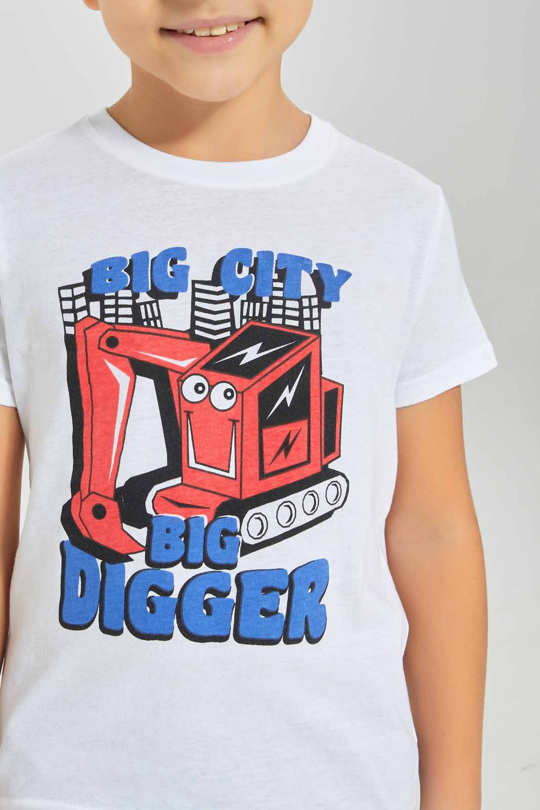 Redtag-white-short-sleeve-graphic-t-shirt-BOY-T-Shirts,-Category:T-Shirts,-Colour:White,-Deals:New-In,-Dept:Boys,-Filter:Boys-(2-to-8-Yrs),-New-In-BOY-APL,-Non-Sale,-Section:Boys-(0-to-14Yrs),-TBL,-W22A-Boys-2 to 8 Years