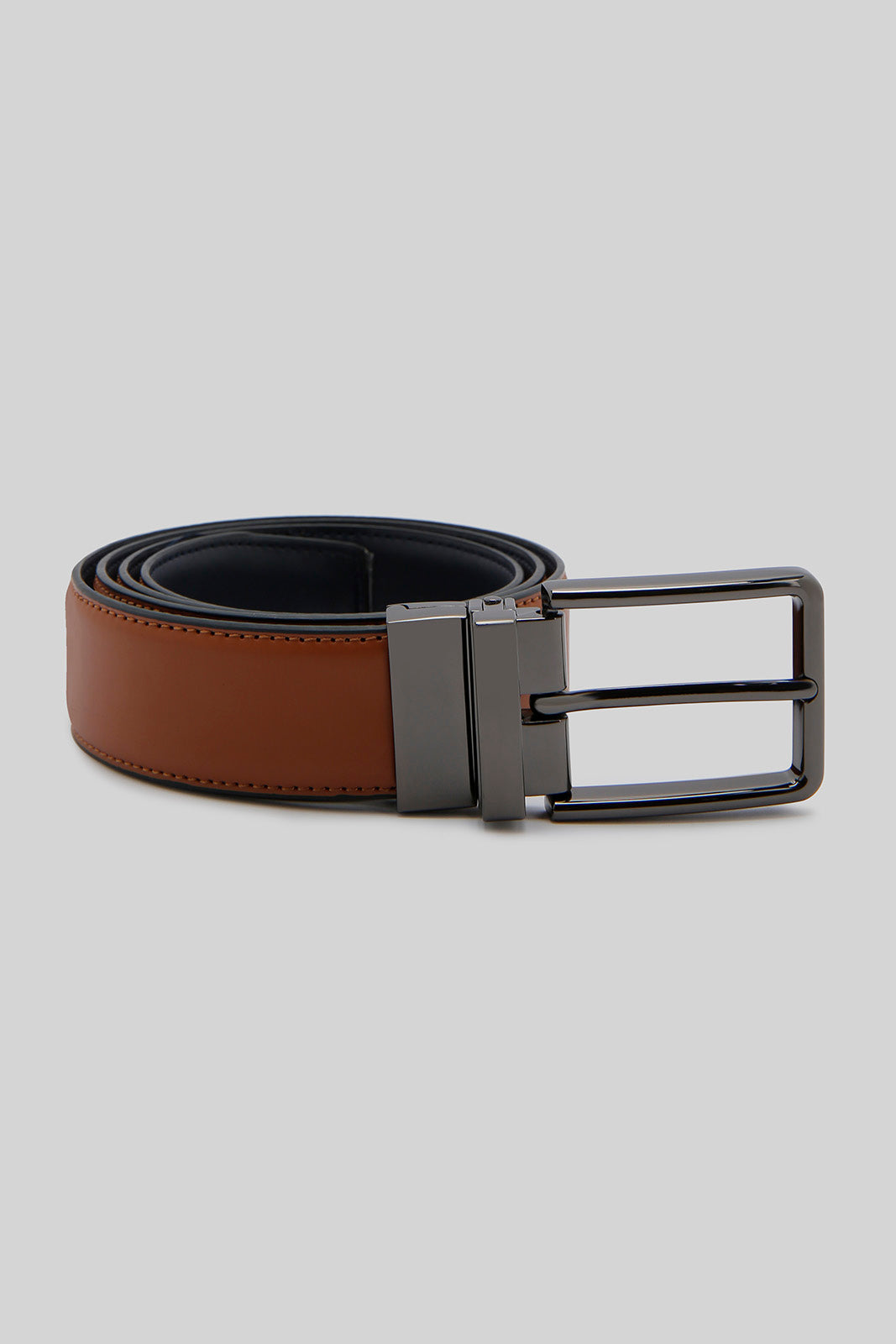 Redtag-Navy-And-Tan-Belt-With-Twist-Buckle-Category:Belts,-Colour:Assorted,-Filter:Men's-Accessories,-H1:ACC,-H2:GEN,-H3:MEA,-H4:FAA,-Men-Belts,-New-In,-New-In-Men-ACC,-Non-Sale,-Season:W22A,-Section:Men,-W22A-Men's-