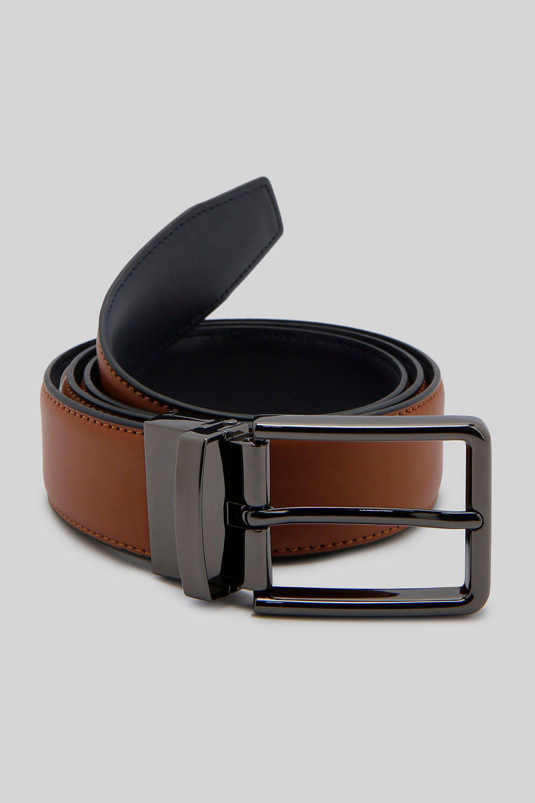 Redtag-Navy-And-Tan-Belt-With-Twist-Buckle-Category:Belts,-Colour:Assorted,-Filter:Men's-Accessories,-H1:ACC,-H2:GEN,-H3:MEA,-H4:FAA,-Men-Belts,-New-In,-New-In-Men-ACC,-Non-Sale,-Season:W22A,-Section:Men,-W22A-Men's-