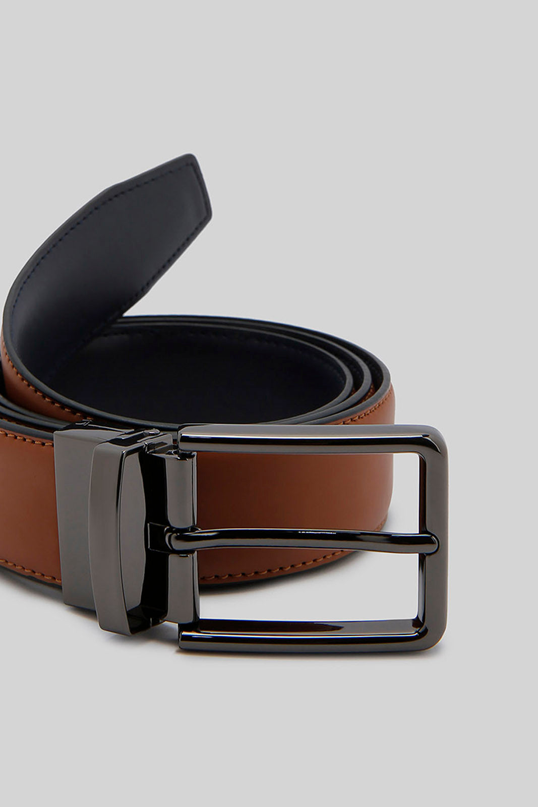Redtag-Navy-And-Tan-Belt-With-Twist-Buckle-Category:Belts,-Colour:Assorted,-Filter:Men's-Accessories,-H1:ACC,-H2:GEN,-H3:MEA,-H4:FAA,-Men-Belts,-New-In,-New-In-Men-ACC,-Non-Sale,-Season:W22A,-Section:Men,-W22A-Men's-