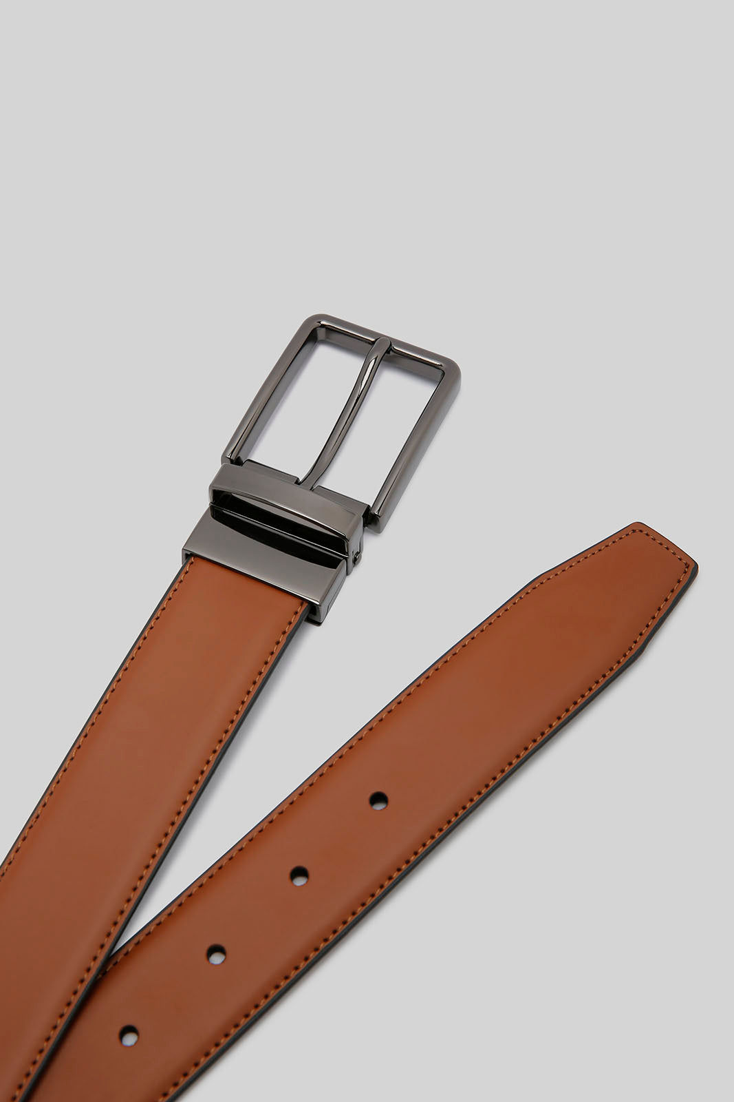 Redtag-Navy-And-Tan-Belt-With-Twist-Buckle-Category:Belts,-Colour:Assorted,-Filter:Men's-Accessories,-H1:ACC,-H2:GEN,-H3:MEA,-H4:FAA,-Men-Belts,-New-In,-New-In-Men-ACC,-Non-Sale,-Season:W22A,-Section:Men,-W22A-Men's-