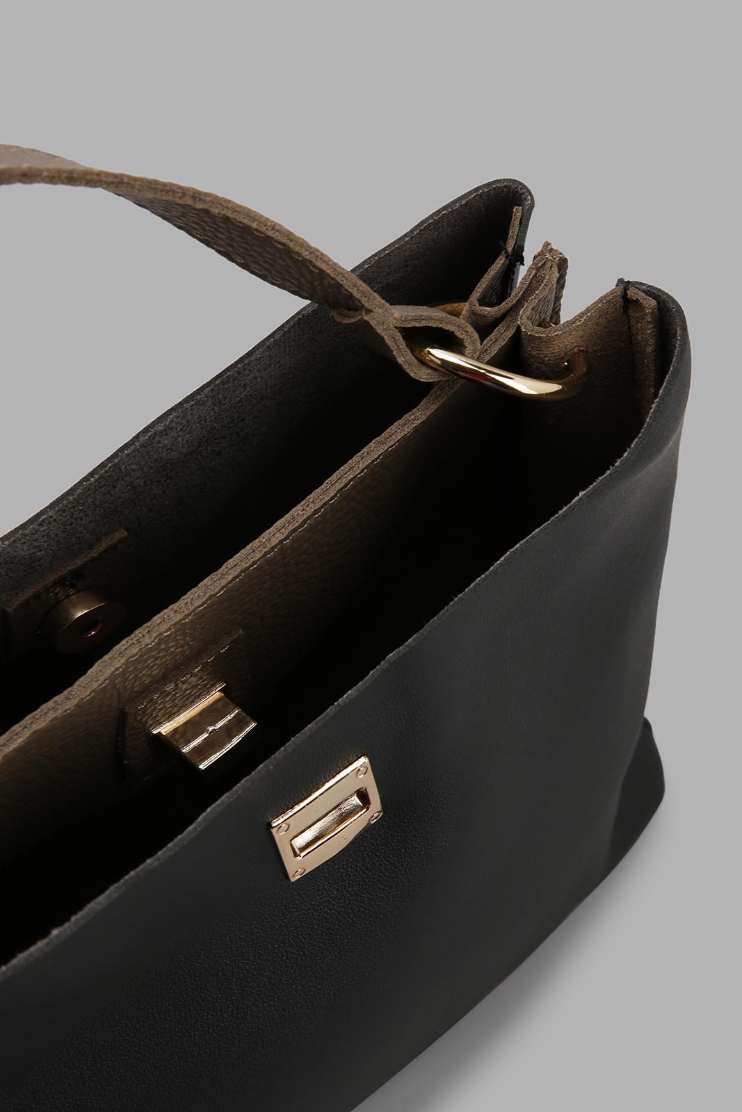 Redtag-Black-Cross-Body-Bag-Category:Bags,-Colour:Black,-Filter:Women's-Accessories,-New-In,-New-In-Women-ACC,-Non-Sale,-Section:Women,-W22A,-Women-Bags-Women-