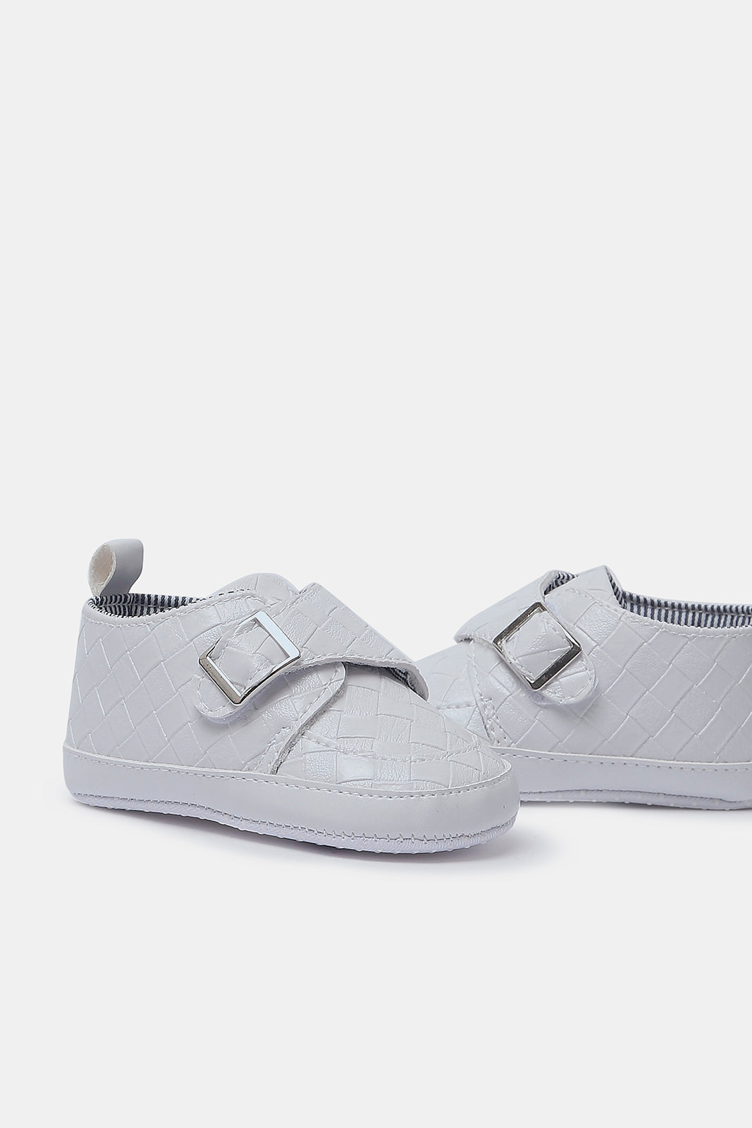 Redtag-Infants-White-Pram-Shoe-Category:Shoes,-Colour:White,-Deals:2-FOR-37,-Deals:New-In,-Filter:Baby-Footwear-(0-to-18-Mths),-N/A,-NBF-Shoes,-New-In-NBF-FOO,-Non-Sale,-S23A,-Section:Boys-(0-to-14Yrs)-Baby-0 to 18 Months