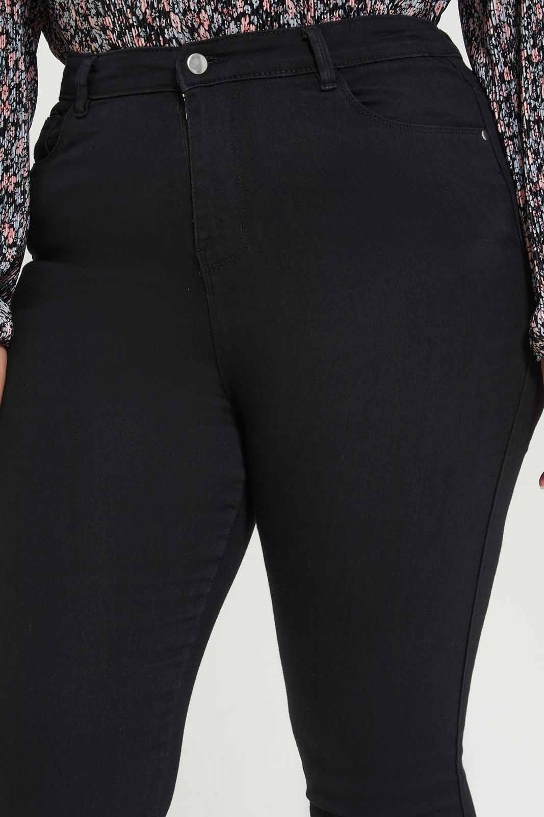 Redtag-Women-Black-Skinny-Jeans-Category:Jeggings,-Colour:Black,-Deals:New-In,-Dept:Ladieswear,-Filter:Plus-Size,-LDP-Jeggings,-New-In-LDP-APL,-Non-Sale,-S23A,-Section:Women,-TBL-Women's-