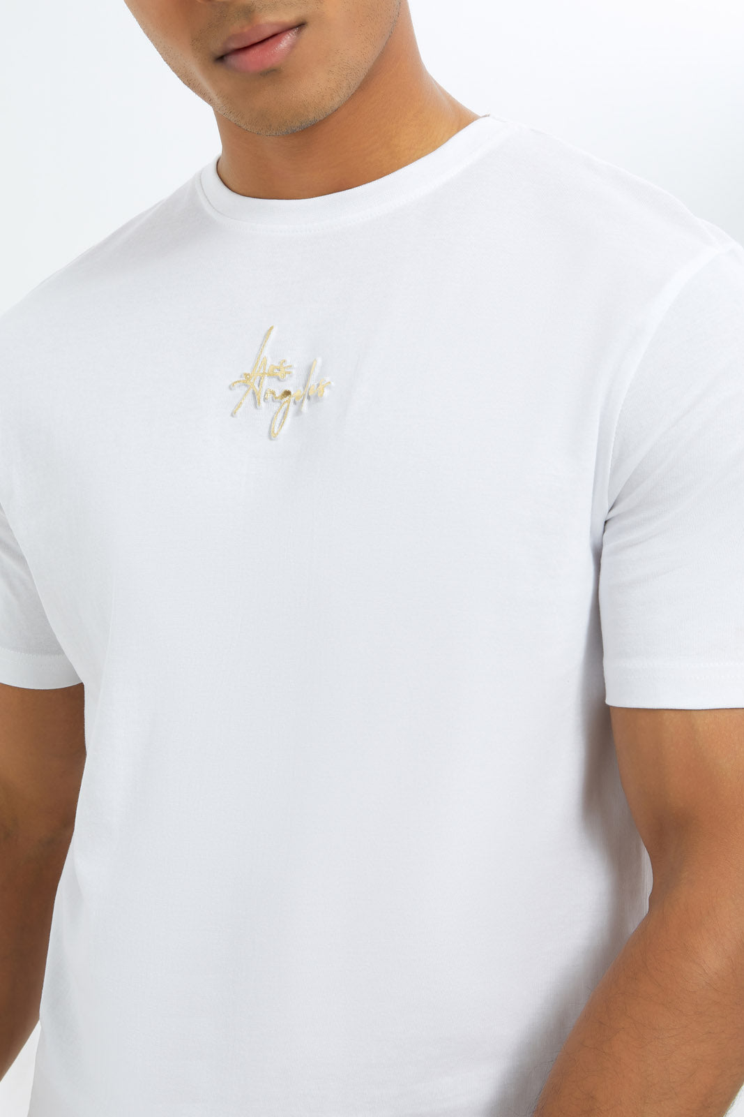 Redtag-Men-White-Signature-Scope-Hem-T-Shirt-Category:T-Shirts,-Colour:White,-Deals:New-In,-Dept:Menswear,-Filter:Men's-Clothing,-H1:MWR,-H2:GEN,-H3:TSH,-H4:TSH,-Men-T-Shirts,-New-In-Men-APL,-Non-Sale,-RMD,-S23C,-Season:S23C,-Section:Men-Men's-