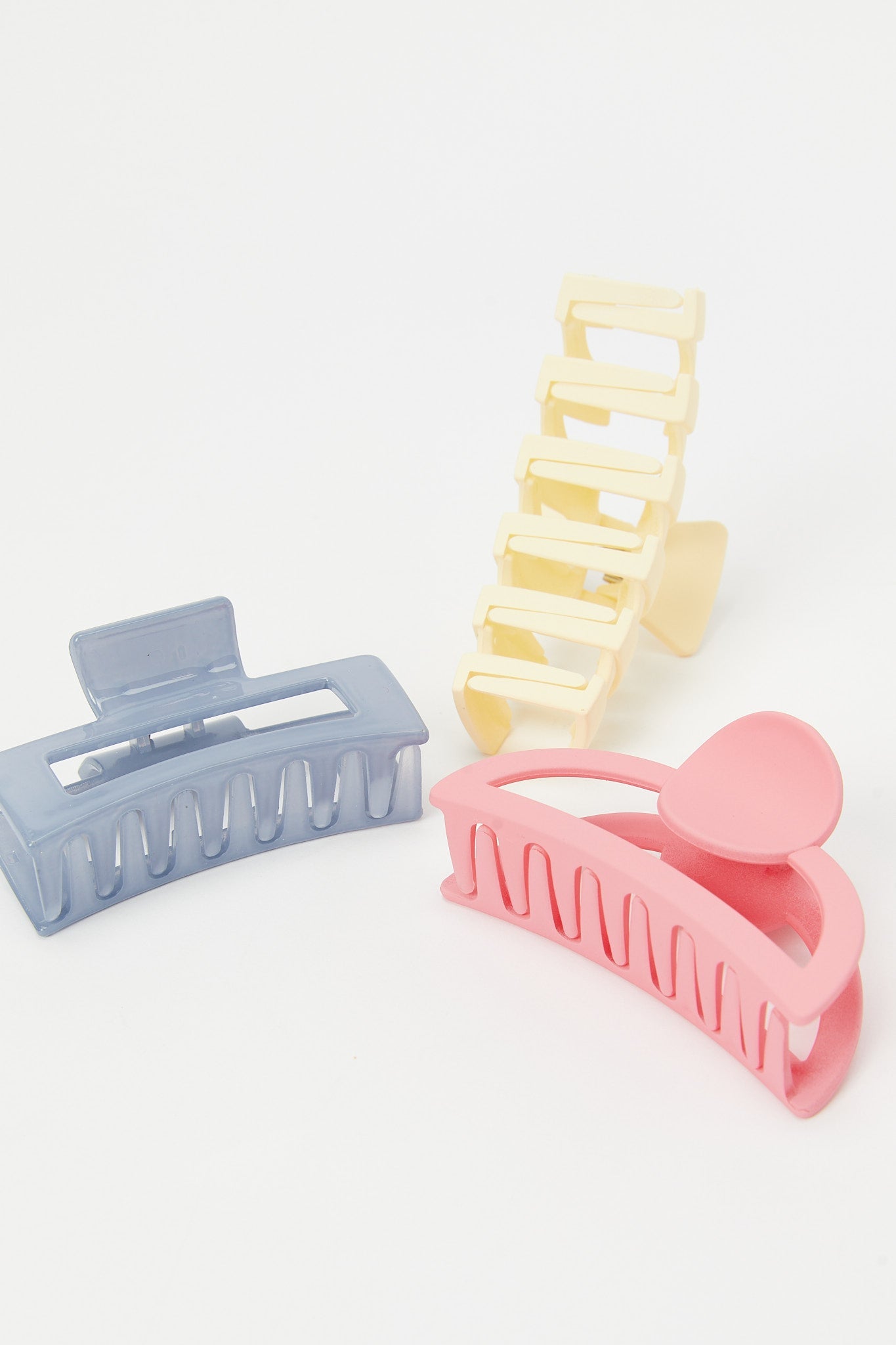 Redtag-Hair-Claw-Category:Hair-Accessories,-Colour:Assorted,-Filter:Women's-Accessories,-LEC-Hair-Accessories,-New-In,-New-In-Women-ACC,-Non-Sale,-S23B,-Section:Women-Women-