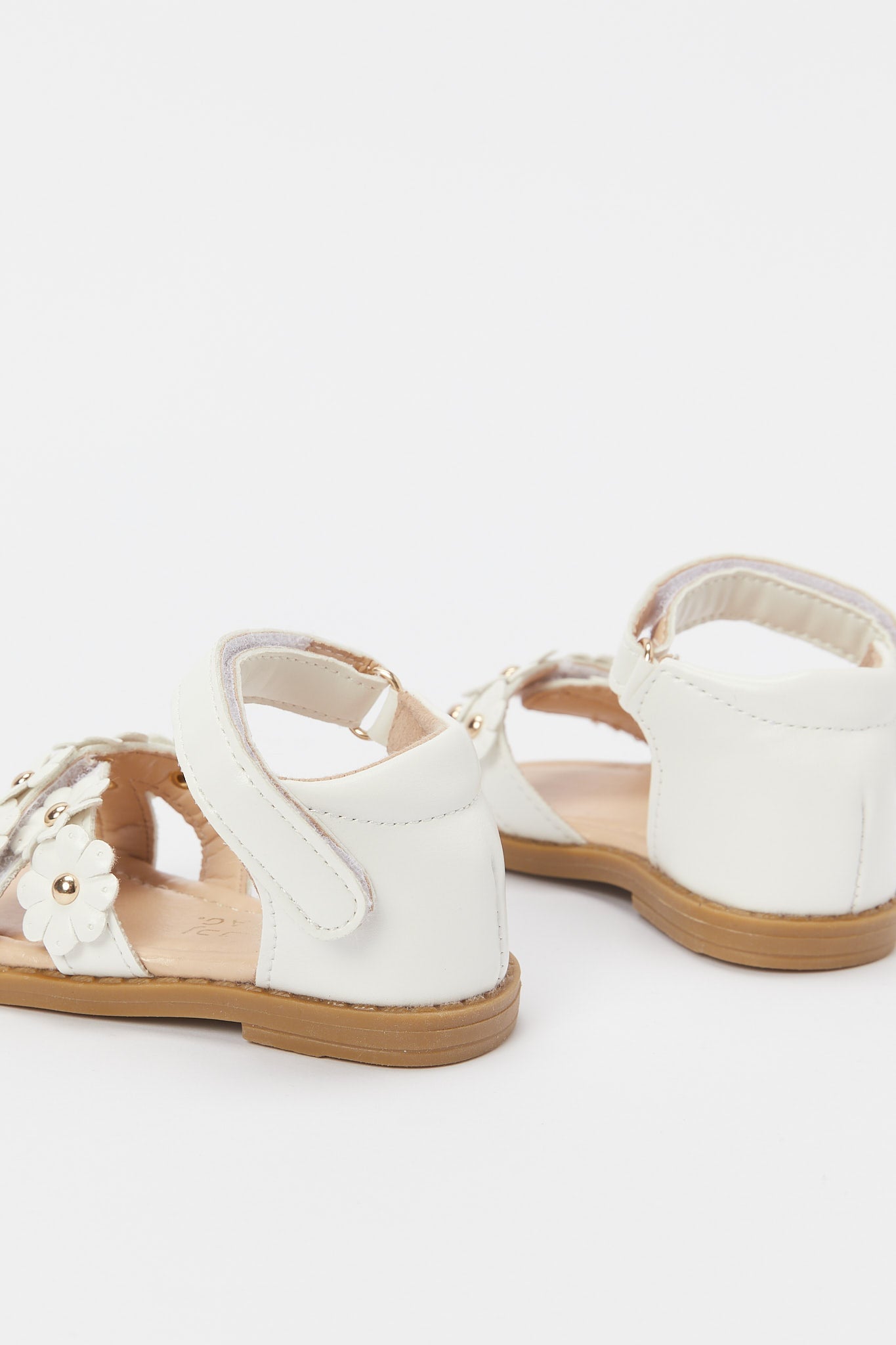 Redtag-White-Floral-Sandal-Category:Shoes,-Colour:White,-Deals:New-In,-Filter:Girls-Footwear-(1-to-3-Yrs),-H1:FOO,-H2:ING,-H3:SHO,-H4:CAH,-ING-Shoes,-N/A,-New-In-ING-FOO,-Non-Sale,-S23B,-Season:S23B,-Section:Girls-(0-to-14Yrs)-Infant-Girls-1 to 3 Years