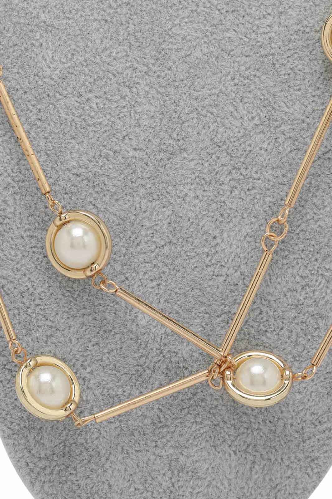 Redtag-Gold--Pearl
Multilayered-Necklace-Category:Jewellery,-Colour:Gold,-Filter:Women's-Accessories,-LEC-Jewellery,-New-In,-New-In-Women-ACC,-Non-Sale,-S23A,-Section:Women-Women-