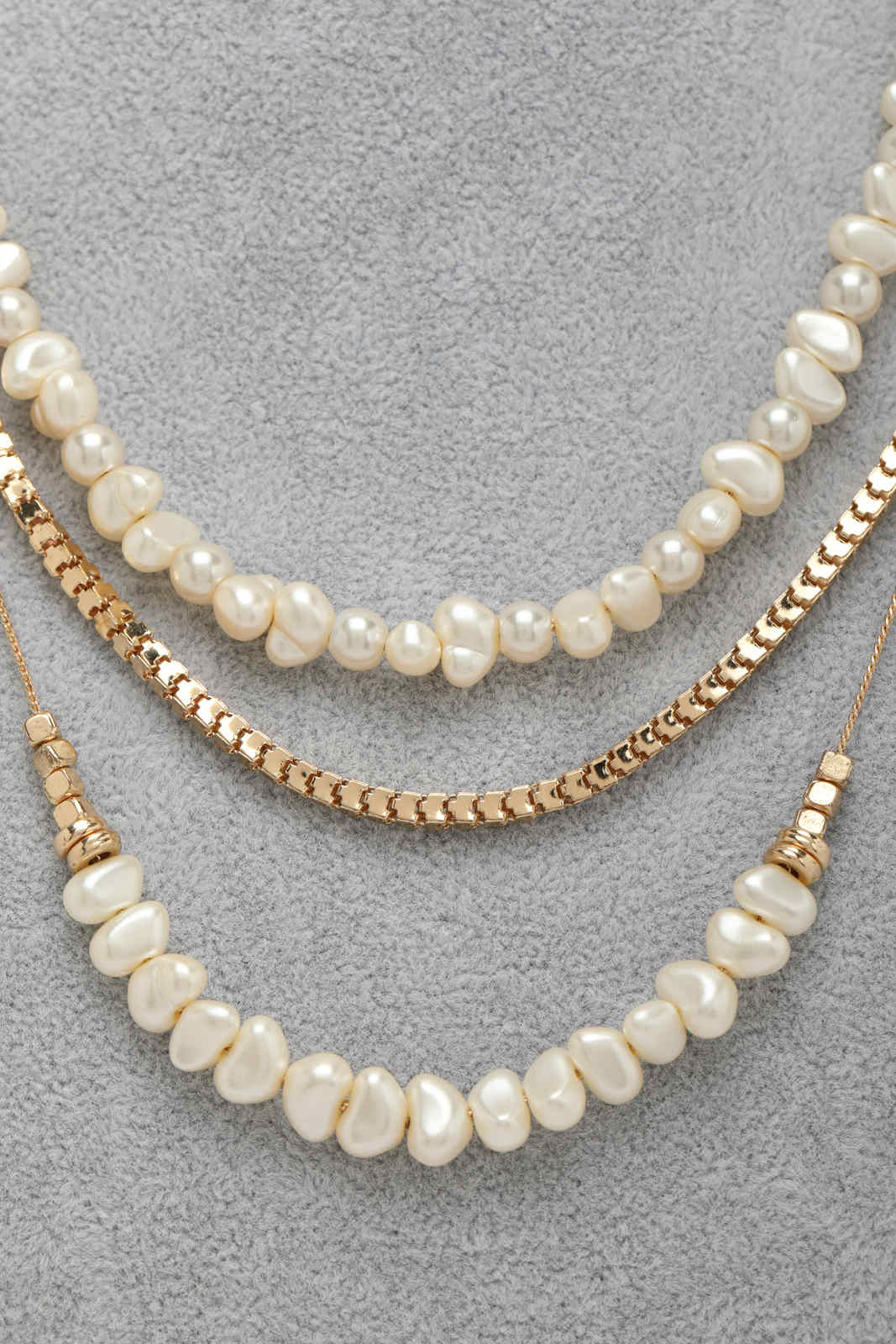 Redtag-Gold--Pearl
Multilayered-Necklace-Category:Jewellery,-Colour:Gold,-Filter:Women's-Accessories,-LEC-Jewellery,-New-In,-New-In-Women-ACC,-Non-Sale,-S23A,-Section:Women-Women-