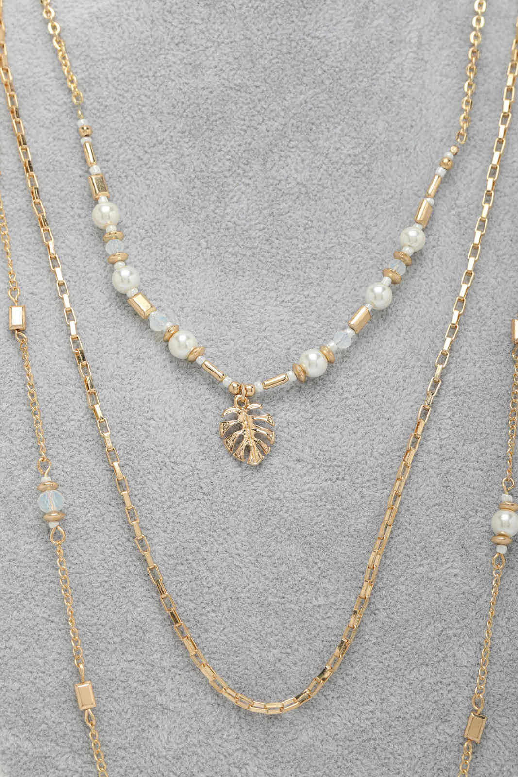 Redtag-Gold--Pearl
Multilayered-Necklace-Category:Jewellery,-Colour:Gold,-Filter:Women's-Accessories,-LEC-Jewellery,-New-In,-New-In-Women-ACC,-Non-Sale,-S23A,-Section:Women-Women-