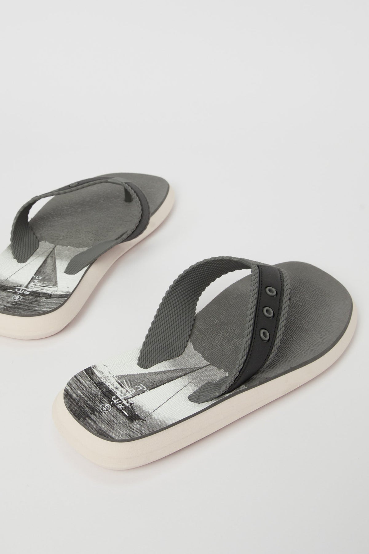 Redtag-Grey-Printed-Toe-Post-With-Moulded-Strap-Category:Shoes,-Colour:Grey,-Deals:New-In,-Filter:Men's-Footwear,-H1:FOO,-H2:GEN,-H3:SAF,-H4:FLF,-Men-Flip-Flops,-N/A,-New-In-Men-FOO,-Non-Sale,-S23B,-Season:S23B,-Section:Men-Men's-