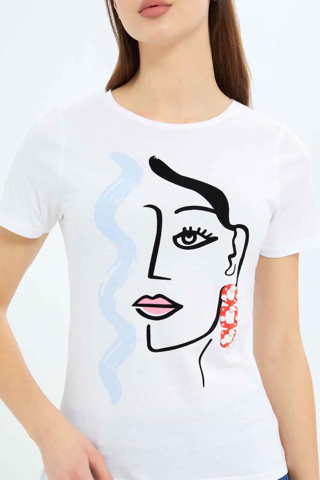 Redtag-Women-White-Line-Art-Embellished-T-Shirt-Category:T-Shirts,-Colour:White,-Deals:New-In,-Filter:Women's-Clothing,-New-In-Women-APL,-Non-Sale,-S23B,-Section:Women,-TBL,-Women-T-Shirts-Women's-