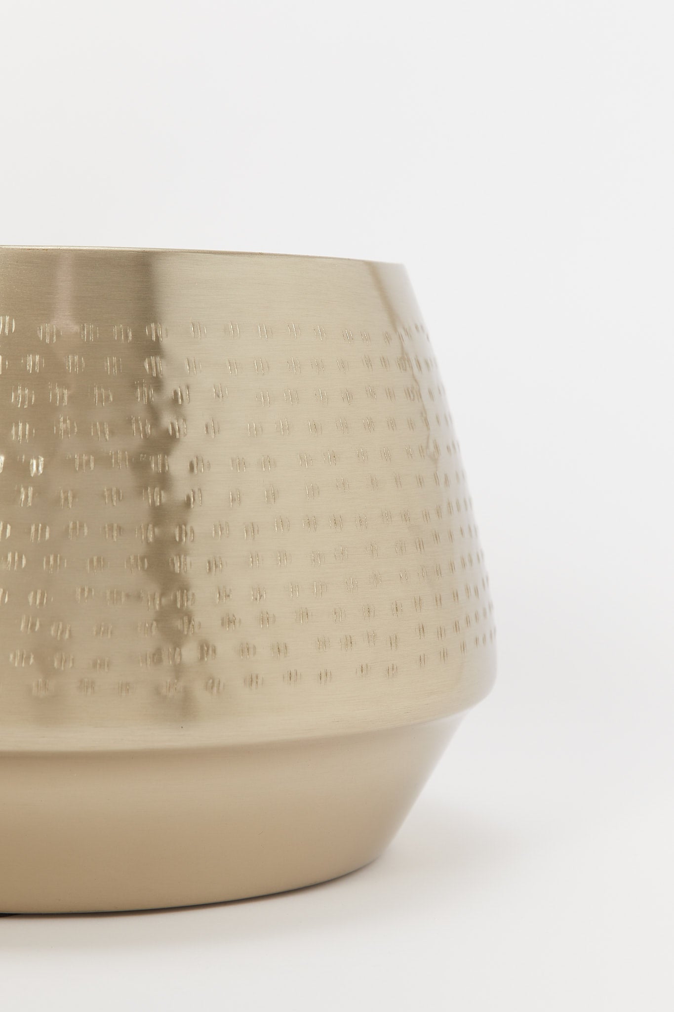 Redtag-Gold-Hammered-Planter-Category:Plants-&-Flowers,-Colour:Gold,-Deals:New-In,-Filter:Home-Decor,-H1:HMW,-H2:HOM,-H3:DEA,-H4:VSS,-HMW-HOM-Decorative-Accessories,-New-In-HMW-HOM,-Non-Sale,-S23B,-Season:S23B,-Section:Homewares-Home-Decor-