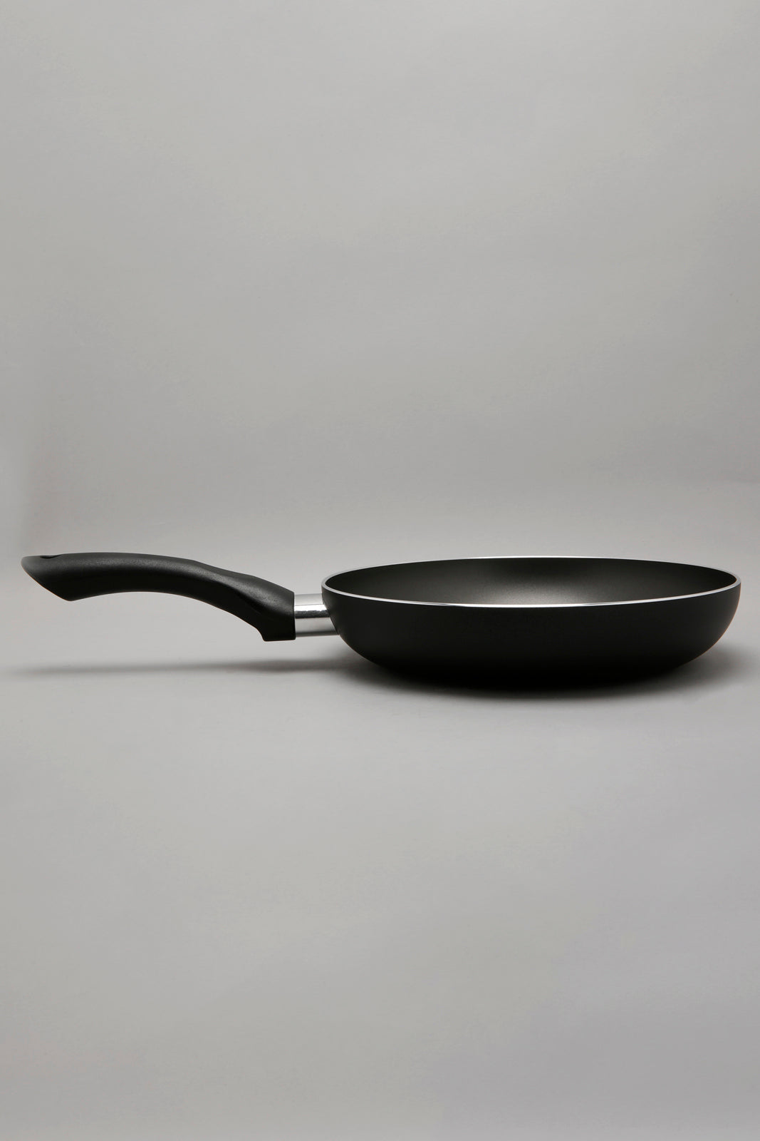 Black Aluminum Nonstick Fry Pan (22cm)