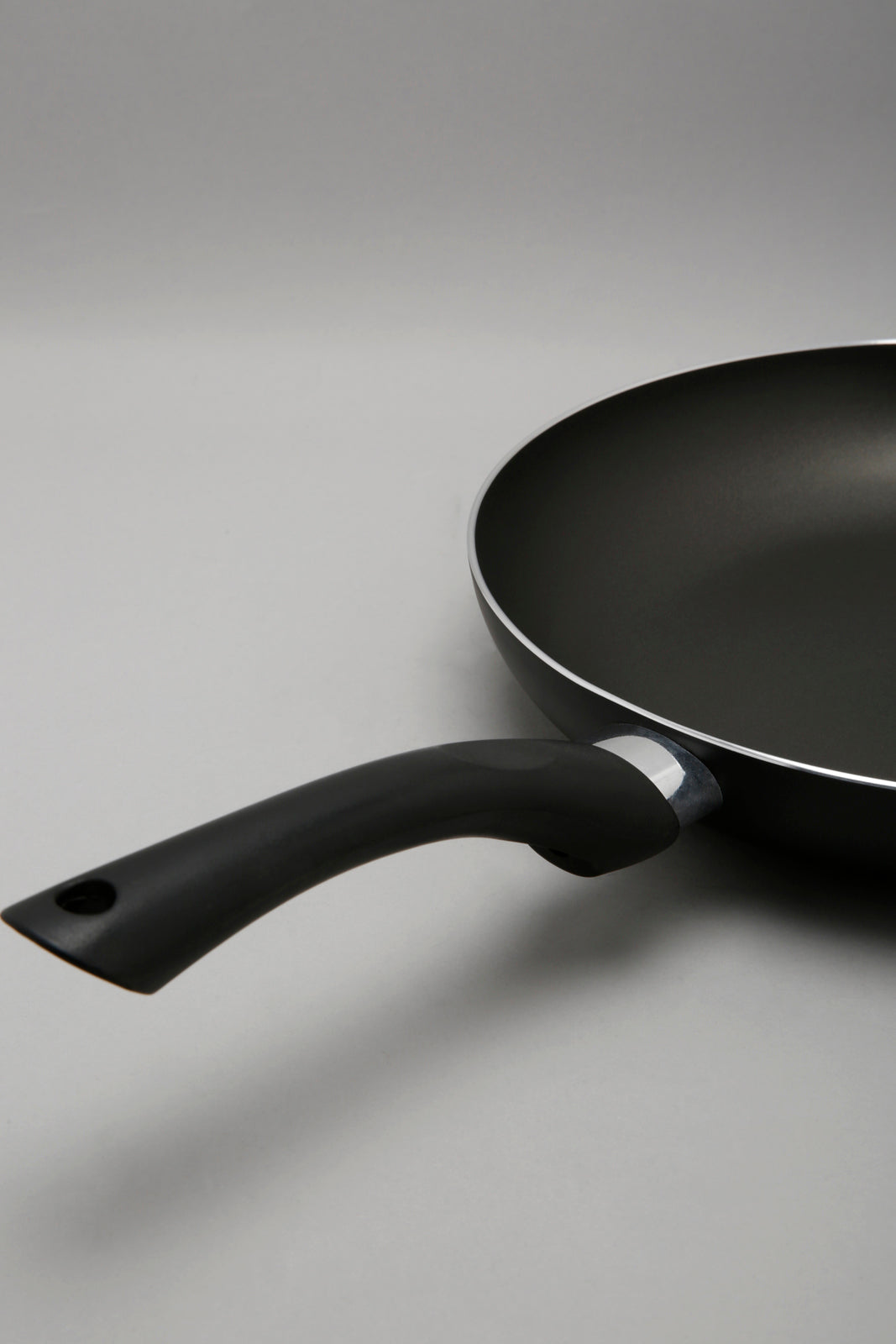 Black Aluminum Nonstick Fry Pan (28cm)