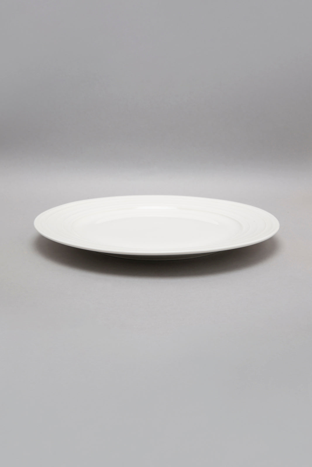 White Spiral Design Dinner Set (16 Piece)