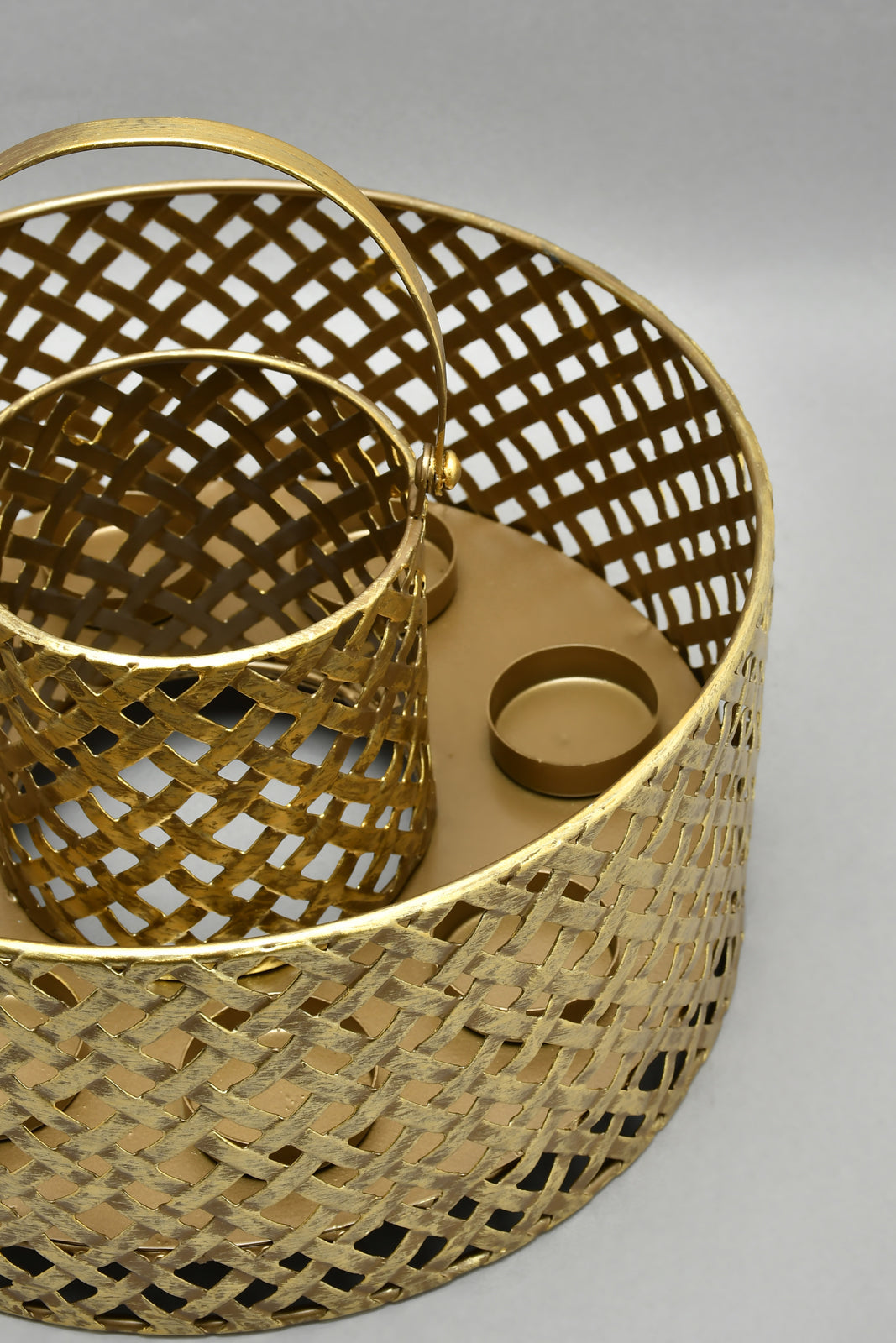 Gold Metal Artefact