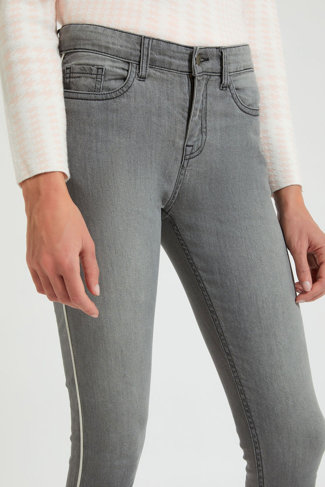 Grey Skinny Jean