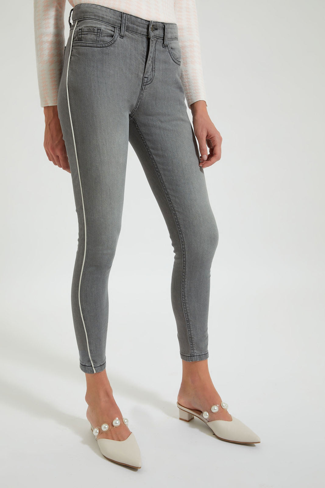 Grey Skinny Jean