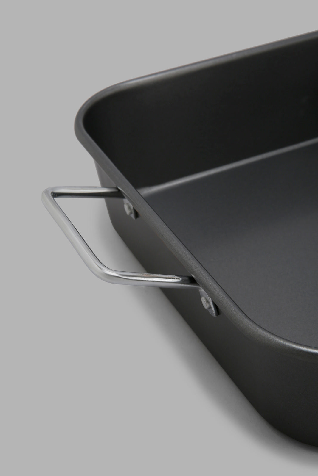 Redtag-Grey-Roast-Pan-with-Handle-Colour:Grey,-Filter:Home-Dining,-HMW-DIN-Bakeware,-New-In,-New-In-HMW-DIN,-Non-Sale,-Section:Homewares,-W21A-Home-Dining-
