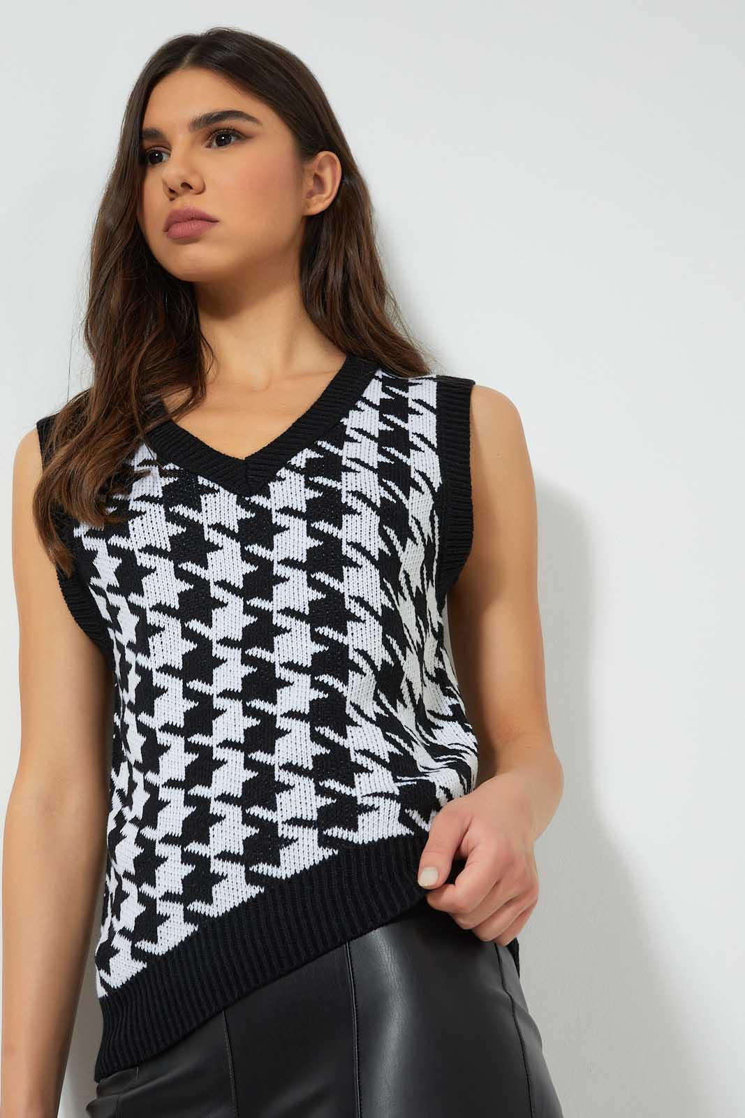 Redtag-Houndstooth-Patterned-Vest-Ponchos-Women's-