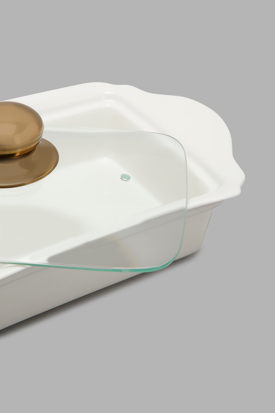 White Serving Dish With Glass Lid (6 Piece)