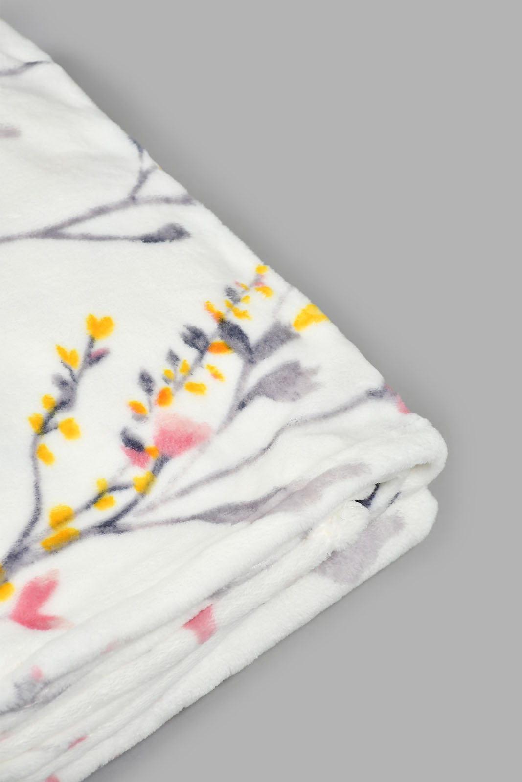 Redtag-White-Floral-Ultra-Soft-Blanket-(Single-Size)-Colour:White,-Filter:Home-Bedroom,-HMW-BED-Blankets,-New-In,-New-In-HMW-BED,-Non-Sale,-S22B,-Section:Homewares-Home-Bedroom-
