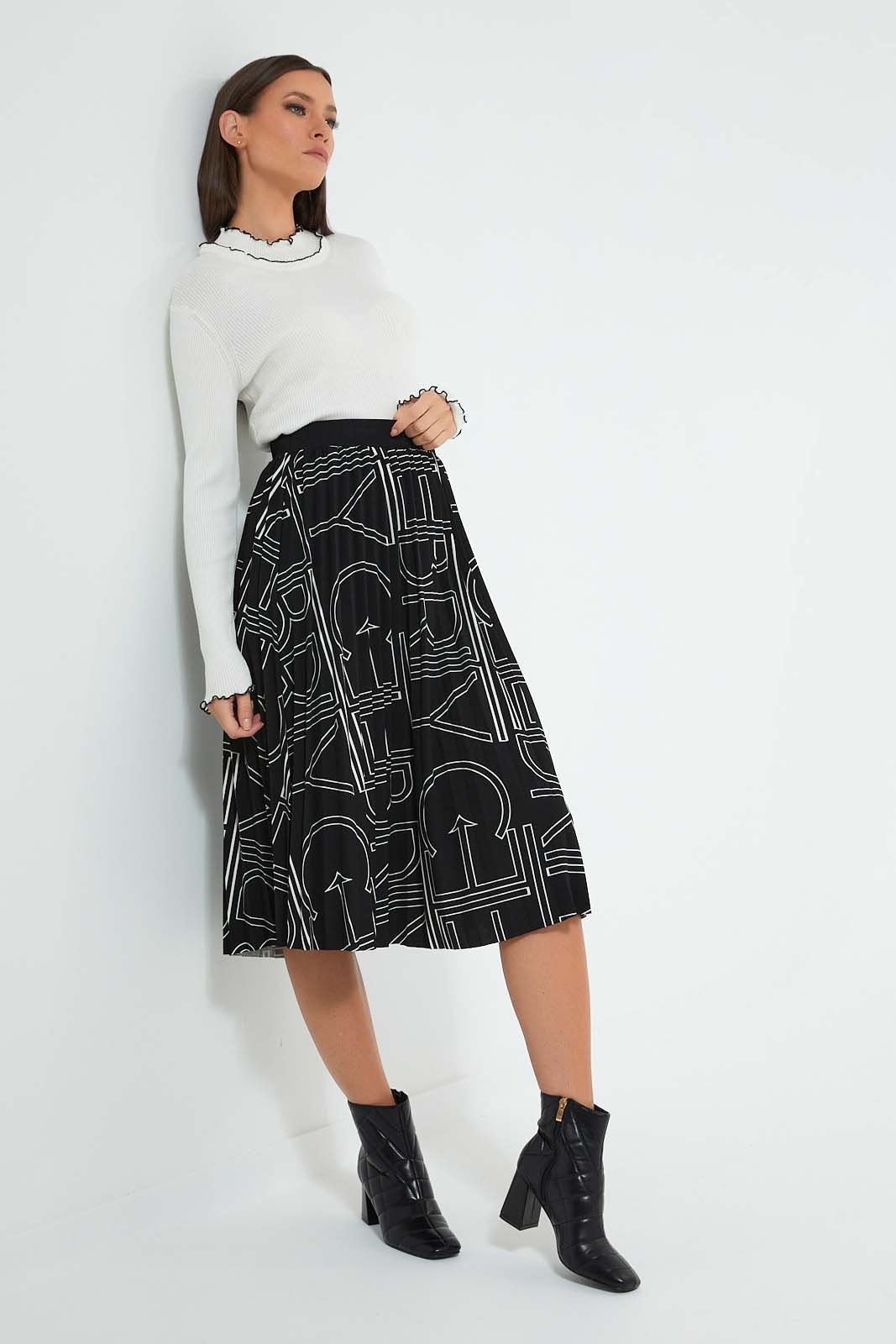 Redtag-Black-Printed-Pleated-Skirt-Celebrity-Skirts,-Colour:Black,-Filter:Women's-Clothing,-New-In,-New-In-LDC,-Non-Sale,-S22A,-Section:Women-Women's-