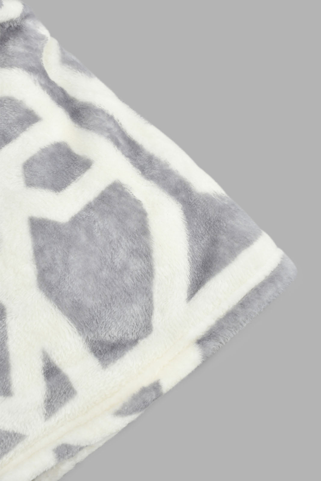 Redtag-Grey-Geometric-Print-Ultra-Soft-Blanket-
(Double-Size)-Blankets-Home-Bedroom-