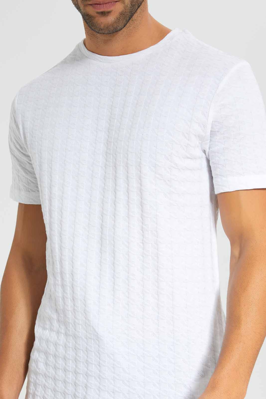 Redtag-White-Crew-Neck-T-Shirt-Category:T-Shirts,-Colour:White,-Deals:New-In,-Filter:Men's-Clothing,-Men-T-Shirts,-New-In-Men,-Non-Sale,-S22D,-Section:Men-Men's-