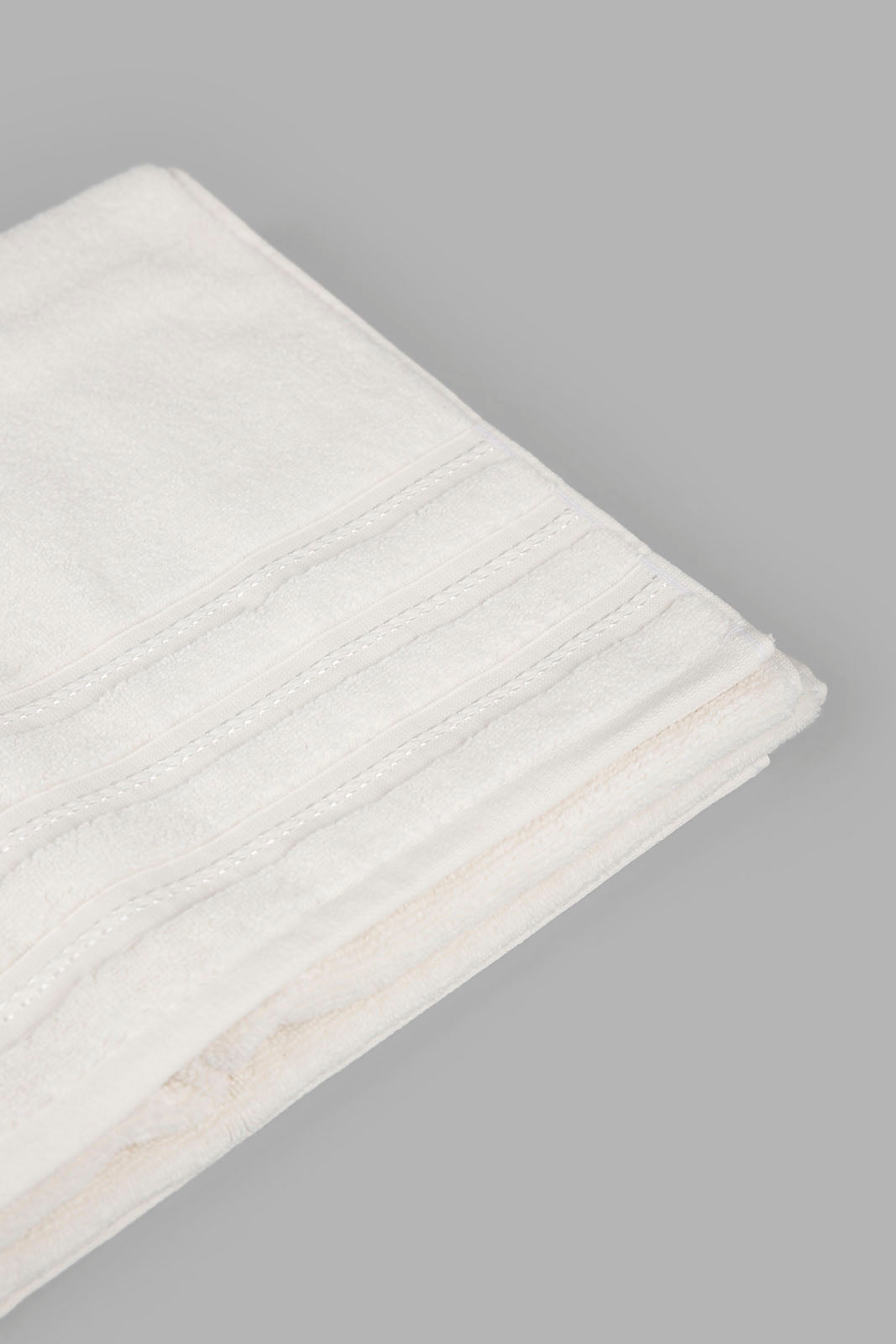 Redtag-Cream-Luxury-Cotton-Bath-Towel-Category:Towels,-Colour:Cream,-Deals:New-In,-Filter:Home-Bathroom,-HMW-BAC-Towels,-New-In-HMW-BAC,-Non-Sale,-Section:Homewares,-W22A-Home-Bathroom-