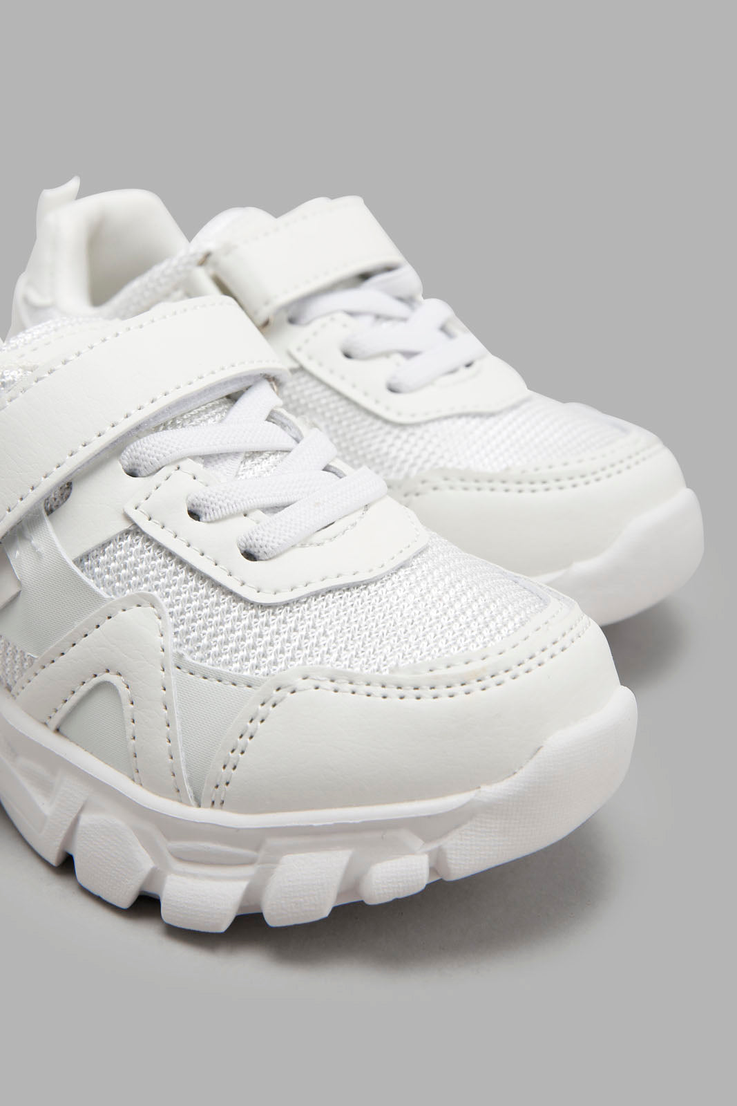 Redtag-White-Colour-Block-Chunky-Sneaker-BOY-Trainers,-Category:Trainers,-Colour:White,-Deals:New-In,-Filter:Boys-Footwear-(3-to-5-Yrs),-New-In-BOY-FOO,-Non-Sale,-S22C,-Section:Boys-(0-to-14Yrs)-Boys-3 to 5 Years