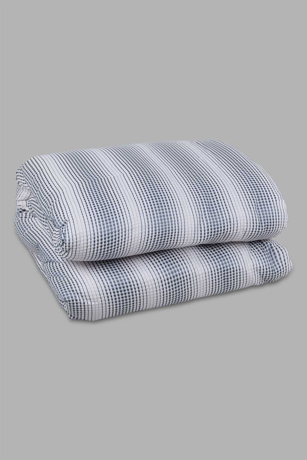 Redtag-Black/White-4-Piece-Comforter-Set-(Double-Size)-Category:Comforters,-Colour:White,-Deals:New-In,-Elsa,-Filter:Home-Bedroom,-HMW-BED-Comforters,-New-In-HMW-BED,-Non-Sale,-Section:Homewares,-W22O-Home-Bedroom-
