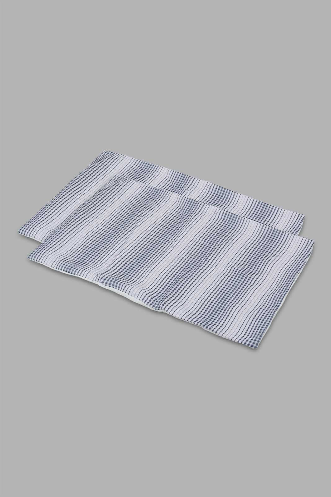 Redtag-Black/White-4-Piece-Comforter-Set-(Double-Size)-Category:Comforters,-Colour:White,-Deals:New-In,-Elsa,-Filter:Home-Bedroom,-HMW-BED-Comforters,-New-In-HMW-BED,-Non-Sale,-Section:Homewares,-W22O-Home-Bedroom-