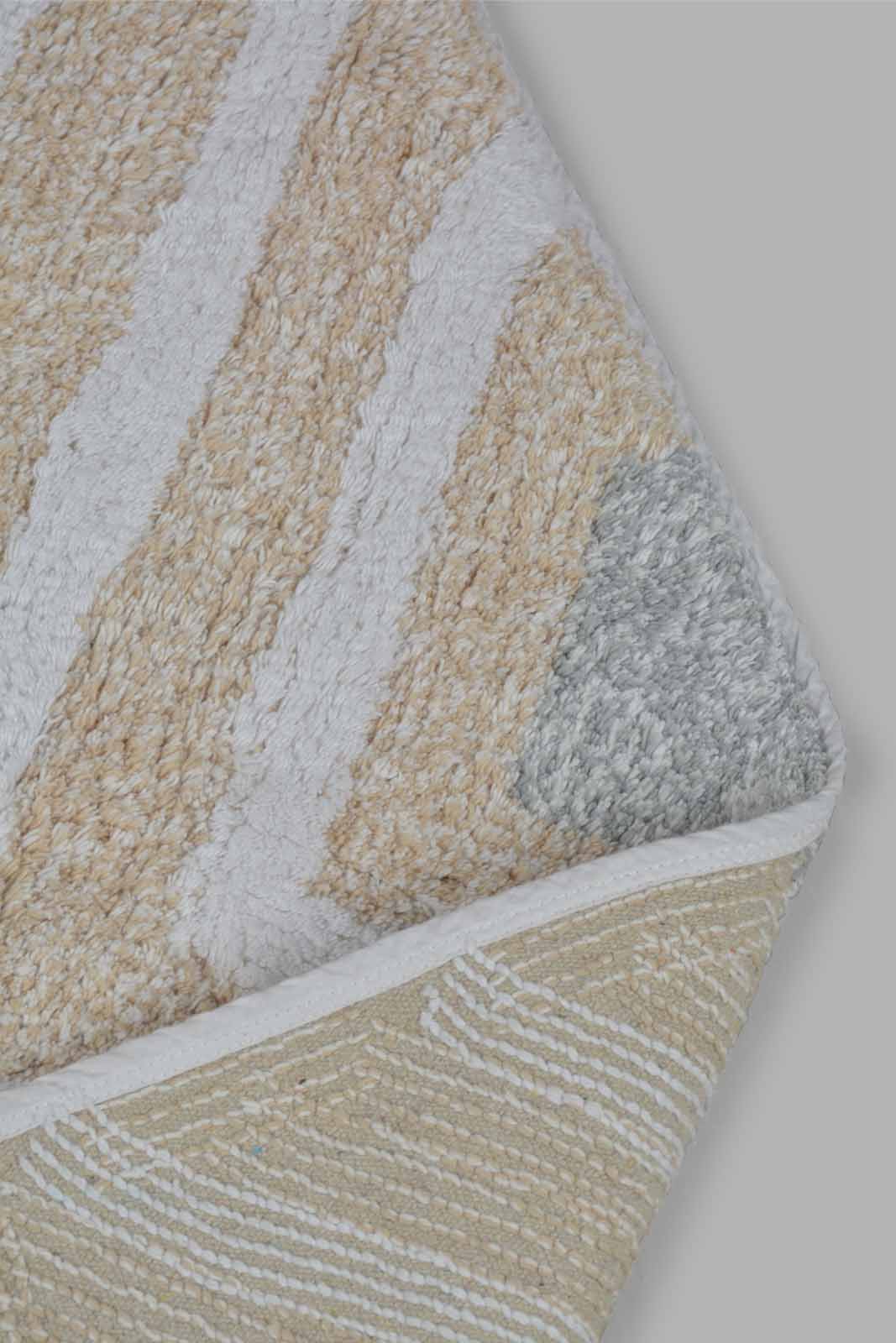 Redtag-Grey-Diamond-Pattern-Tufted-Rug-Category:Rugs,-Colour:Grey,-Deals:New-In,-Filter:Home-Decor,-HMW-HOM-Rugs-&-Door-Mats,-Naya,-New-In-HMW-HOM,-Non-Sale,-S22C,-Section:Homewares-Home-Decor-