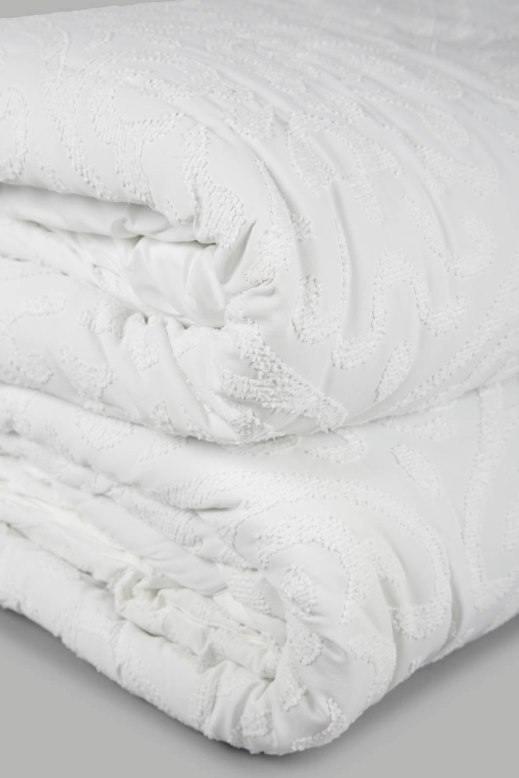 Redtag-Ivory-Jacquard-7-Piece-Comforter-Set-(King-Size)-Category:Comforters,-Colour:Ivory,-Deals:New-In,-Filter:Home-Bedroom,-HMW-BED-Comforters,-New-In-HMW-BED,-Non-Sale,-Section:Homewares,-W22O-Home-Bedroom-