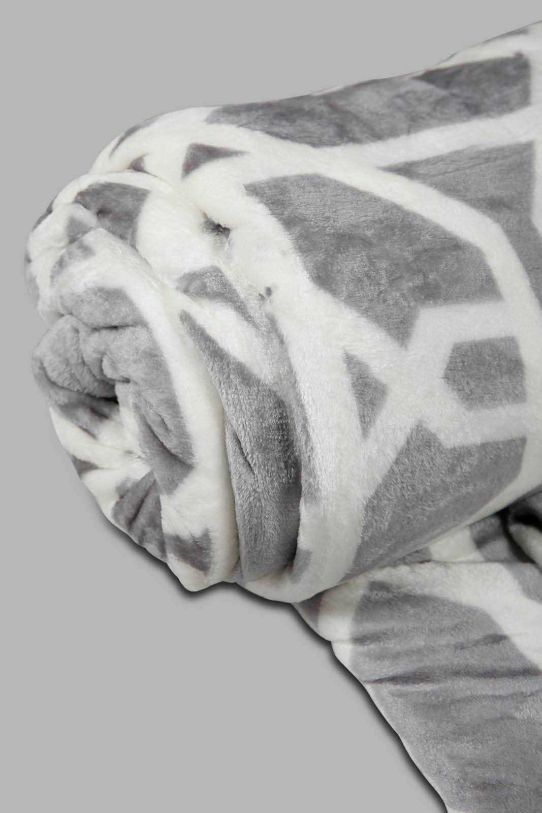 Redtag-Grey-Geometric-Print-Blanket-(Double-Size)-Category:Blankets,-Colour:Grey,-Deals:New-In,-Filter:Home-Bedroom,-HMW-BED-Blankets,-New-In-HMW-BED,-Non-Sale,-Section:Homewares,-W22A-Home-Bedroom-