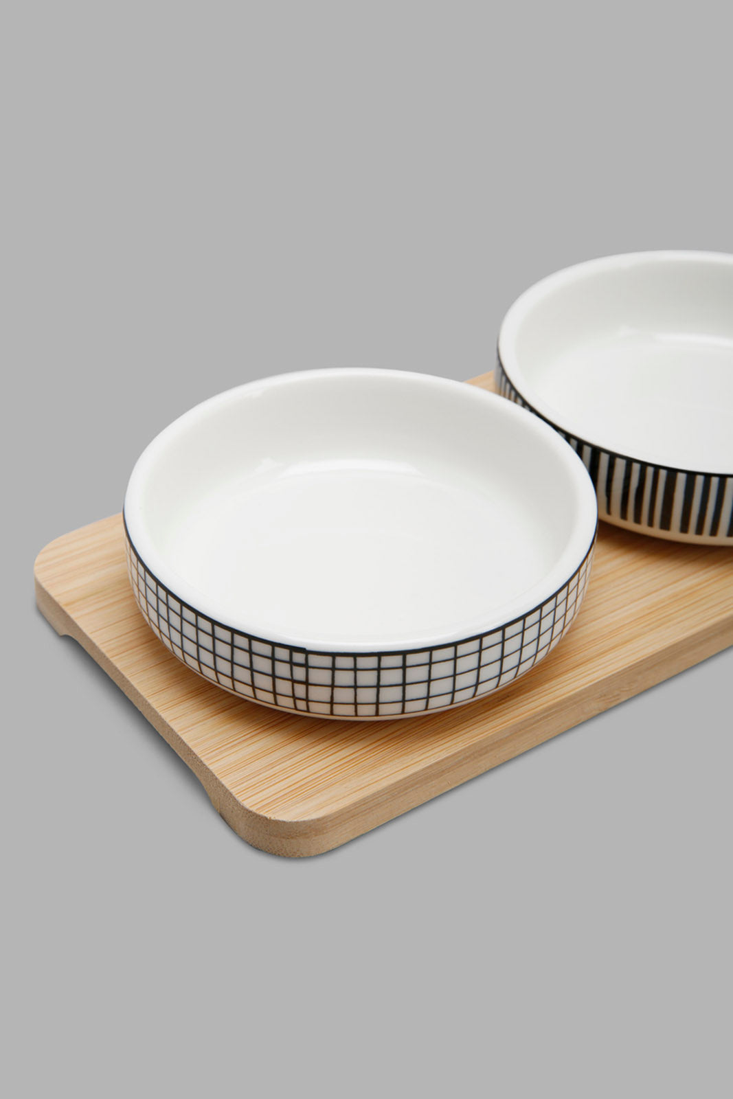 Redtag-Assorted-Round-Serving-Bowl-With-Bomboo-Tray-(4-Piece)-Category:Bowls,-Colour:Assorted,-Deals:New-In,-Filter:Home-Dining,-HMW-DIN-Serveware,-New-In-HMW-DIN,-Non-Sale,-Section:Homewares,-W22A-Home-Dining-