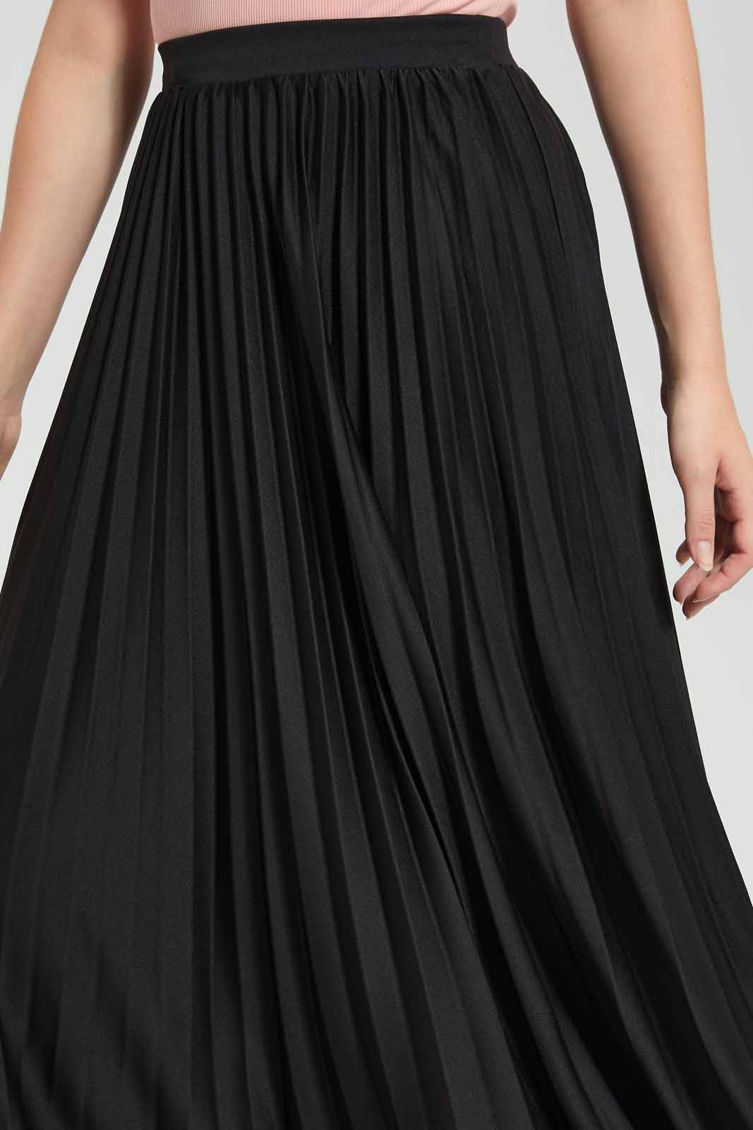 Redtag-Black-Pleated-Midi-Skirt-without-front-wrap-Category:Skirts,-Colour:Black,-Deals:New-In,-Filter:Women's-Clothing,-KSH,-New-In-Women-APL,-Non-Sale,-Section:Women,-W22O,-Women-Skirts-Women's-