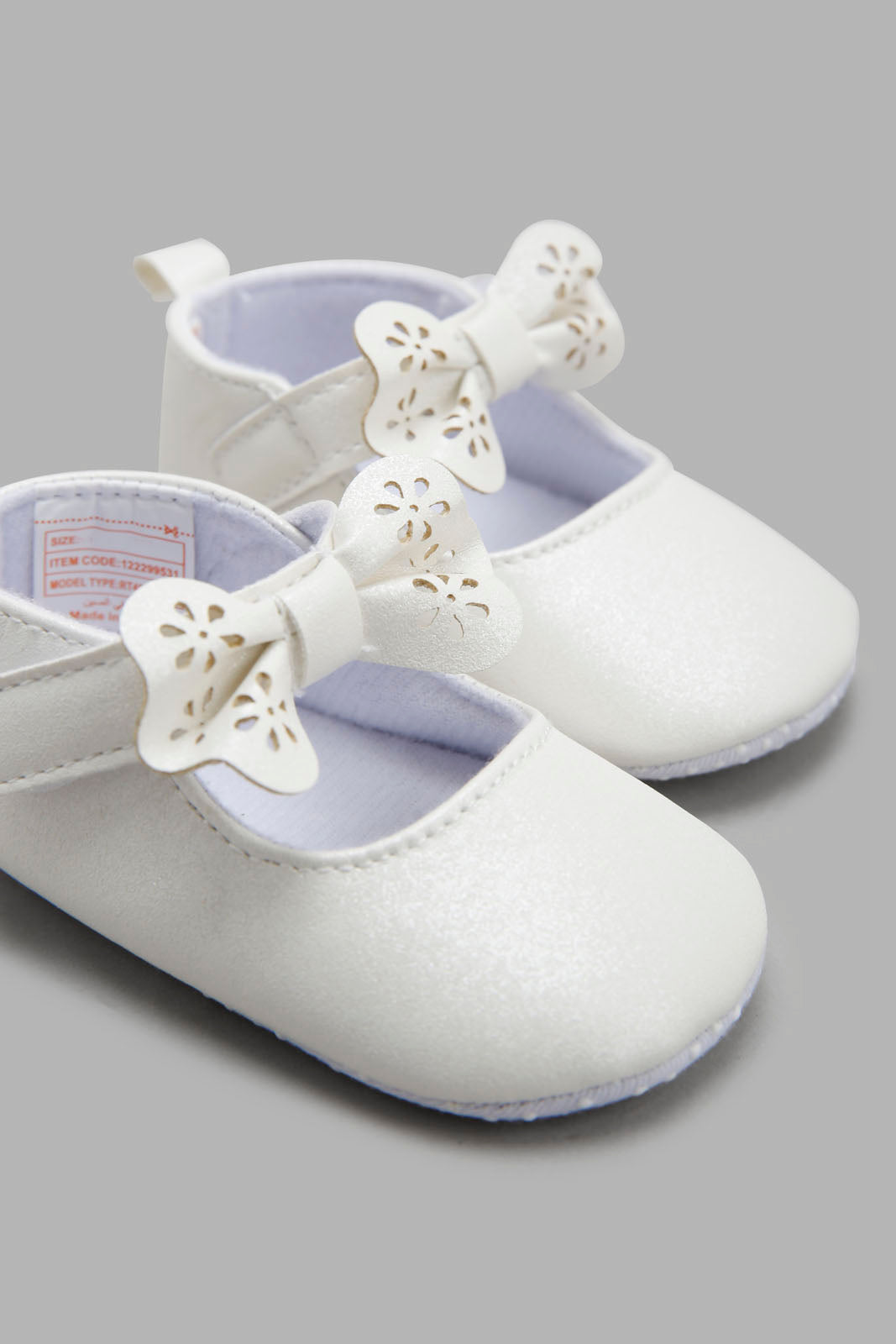 Redtag-White-Pram-Shoe-Category:Shoes,-Colour:White,-Deals:New-In,-Filter:Baby-Footwear-(0-to-18-Mths),-NBF-Shoes,-New-In-NBF-FOO,-Non-Sale,-Section:Boys-(0-to-14Yrs),-W22B-Baby-0 to 18 Months