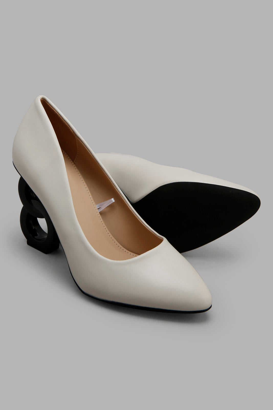 Redtag-Natural-Court-Shoe-With-Black-Link-Heel-Category:Formal-Shoes,-Colour:Beige,-Filter:Women's-Footwear,-New-In,-New-In-Women-FOO,-Non-Sale,-Section:Women,-W22O,-Women-Formal-Shoes-Women's-