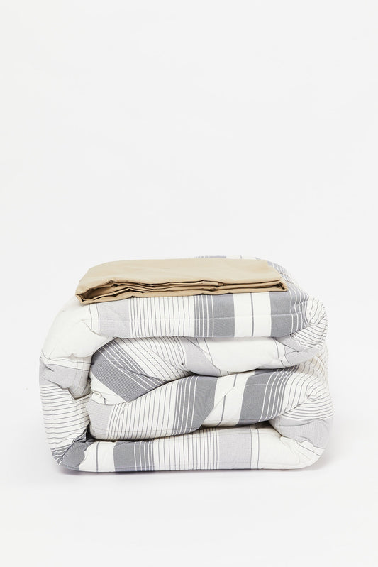 Redtag-Assorted-3-Piece-Comforter-Set(Single-Size)-365,-Category:Comforters,-Colour:Assorted,-Deals:New-In,-Dept:Home,-Filter:Home-Bedroom,-HMW-BED-Comforters,-New-In-HMW-BED,-Non-Sale,-Section:Homewares-Home-Bedroom-